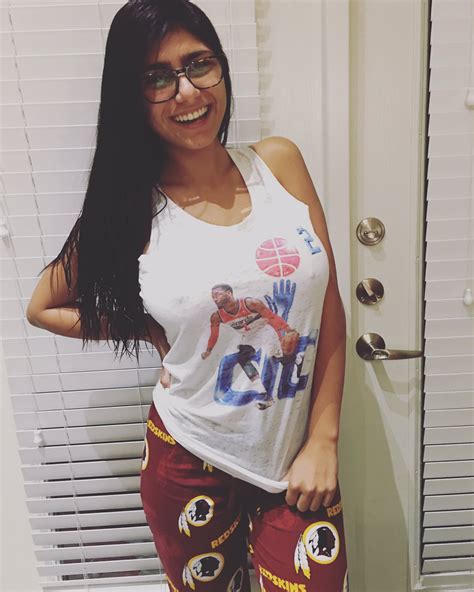 mia khalifa hot images